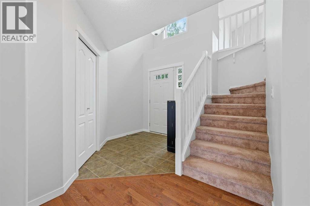 15 Cougarstone Court SW