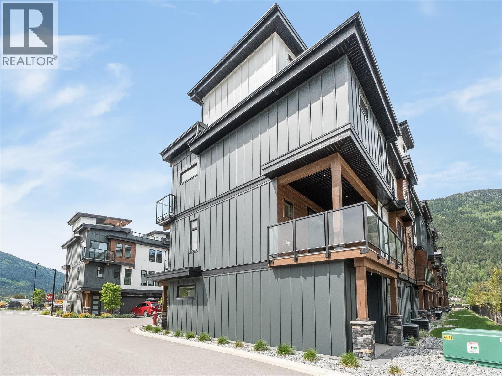 910 Lakeside Drive Unit# 208