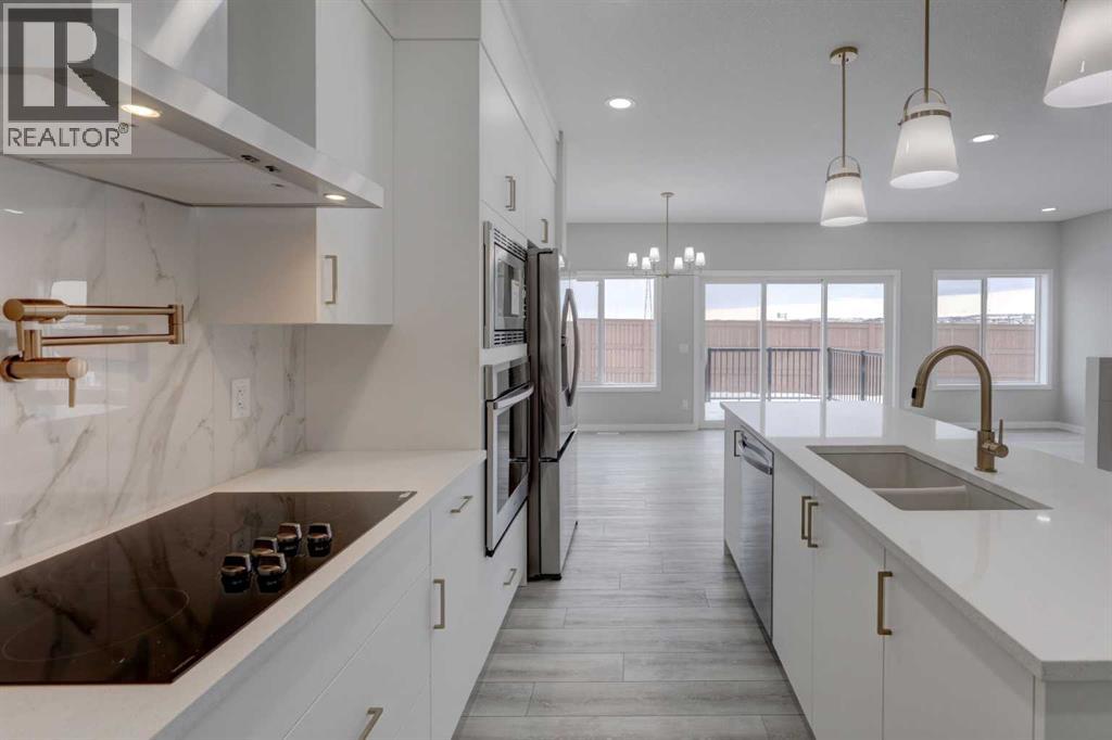 124 Carringvue Place NW