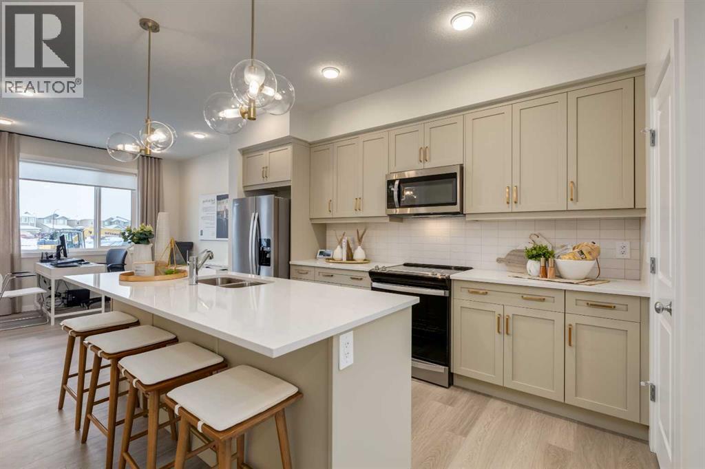 585 Savanna Drive NE