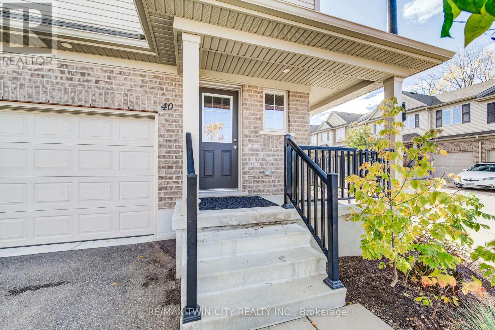 40 - 50 PINNACLE DRIVE