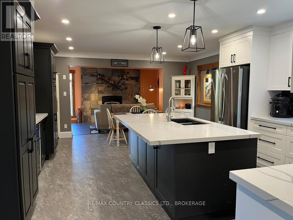 1021 SOUTH KASH LAKE LANE