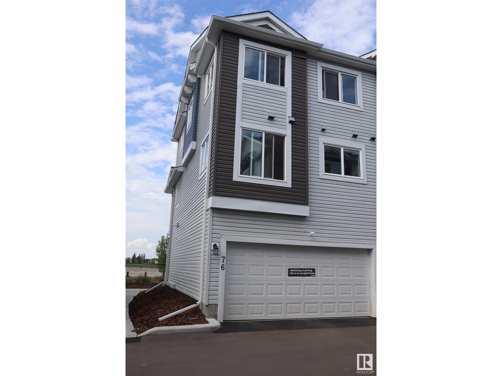 #76 16335 84 ST NW