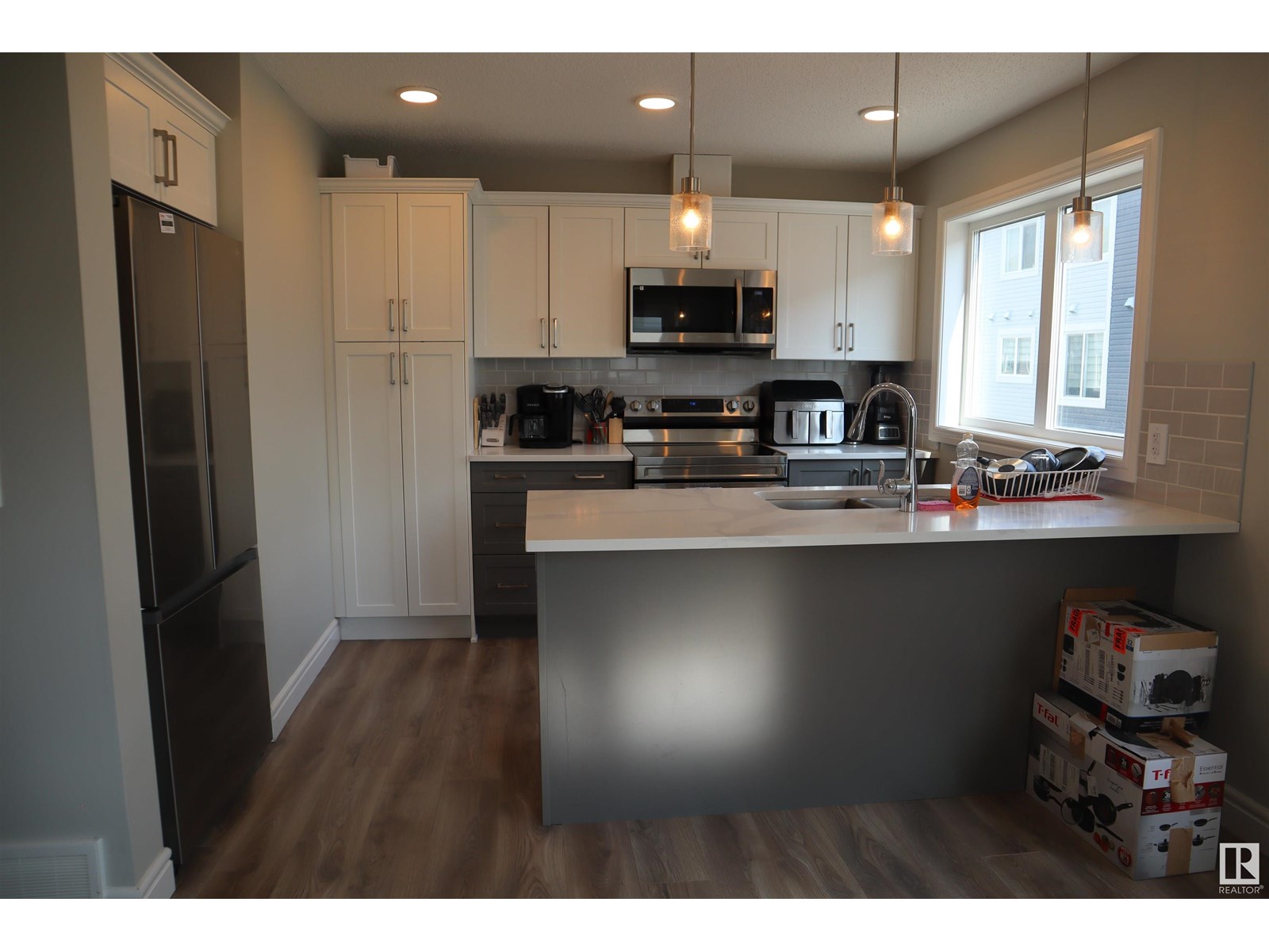 #76 16335 84 ST NW