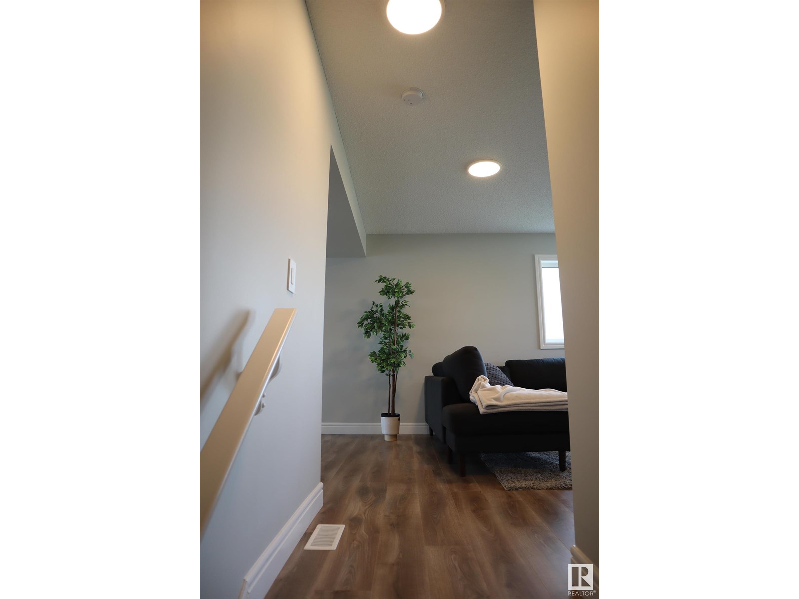 #76 16335 84 ST NW