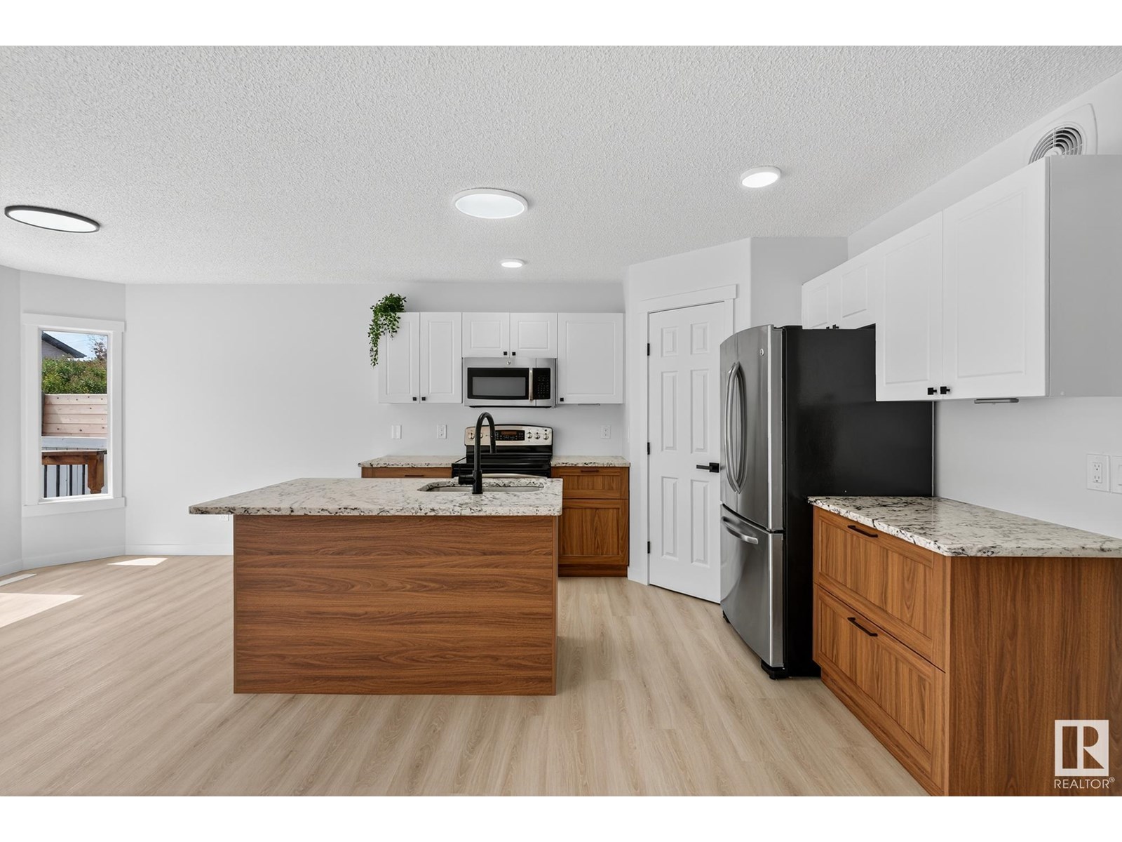 168 WARD CR NW