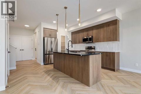 349 Heartwood Park SE Calgary AB T3S0S2