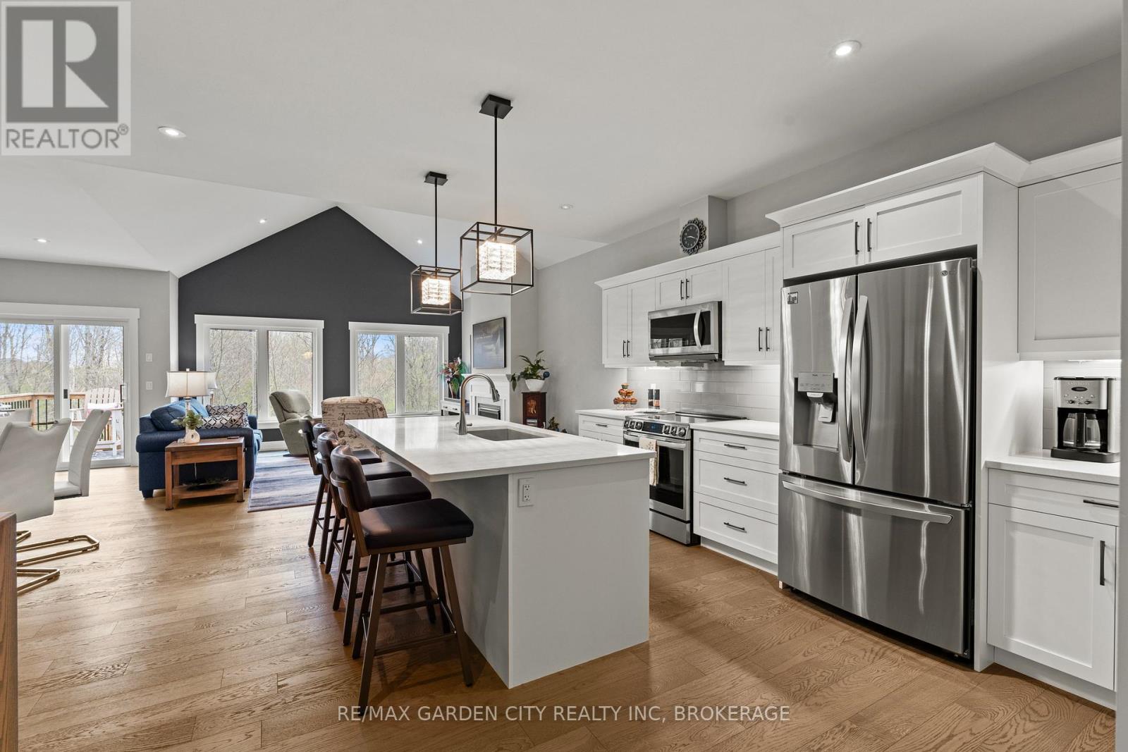 8 - 3573 DOMINION ROAD