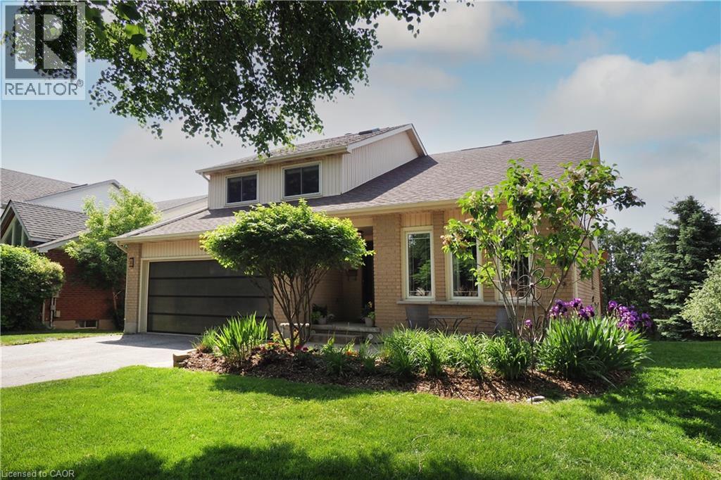 32 NOTCHWOOD Court