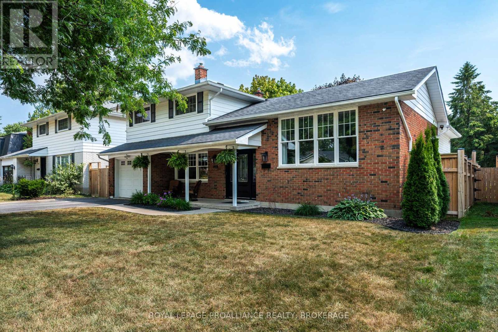 228 GLENGARRY ROAD