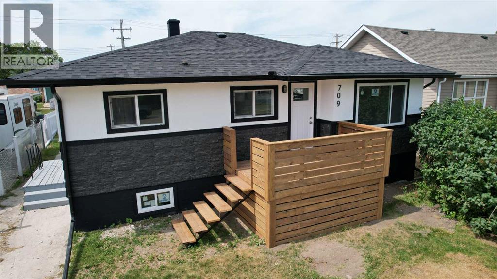 709 centre Street