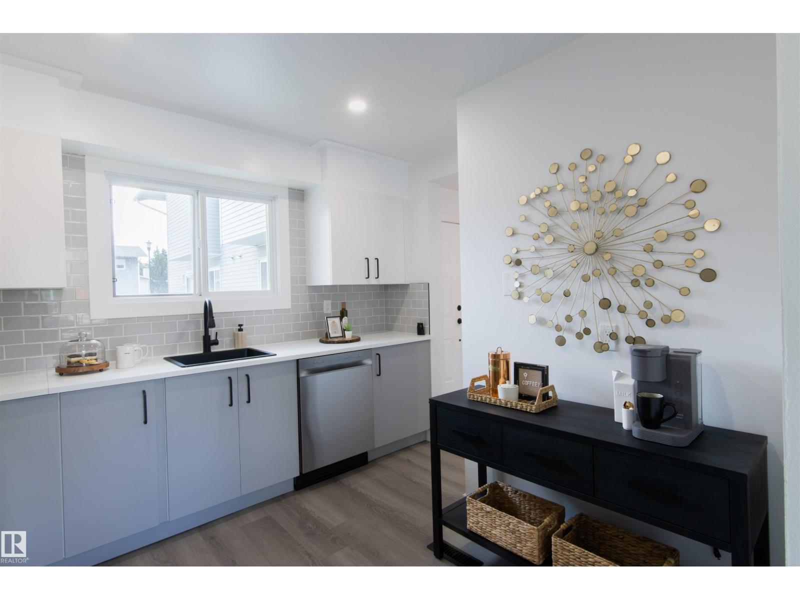 #33 15710 BEAUMARIS RD NW