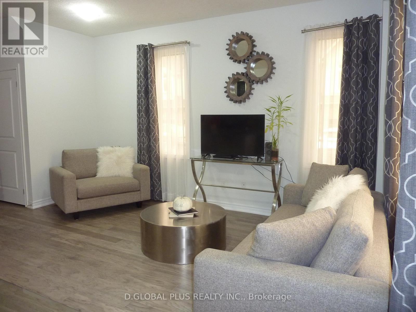 30 MOCKINGBIRD LANE