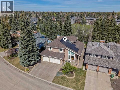 28 Woodacres Way SW Calgary AB T2W4W3