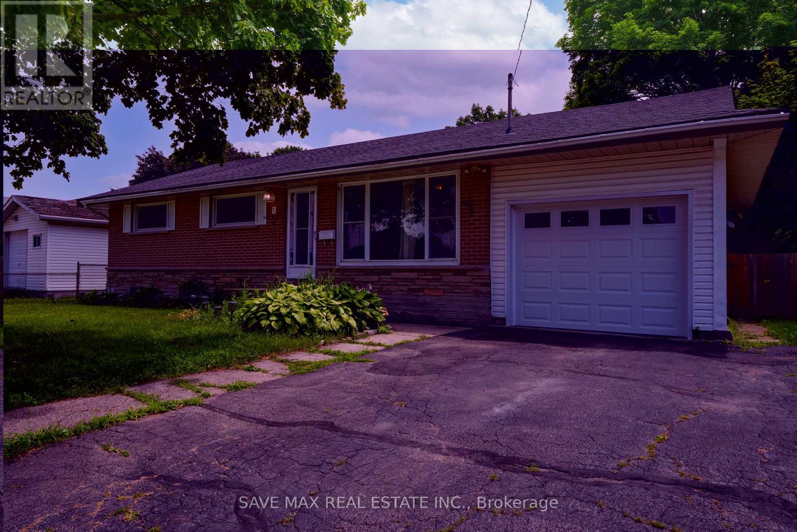 5 CLEARVIEW DRIVE