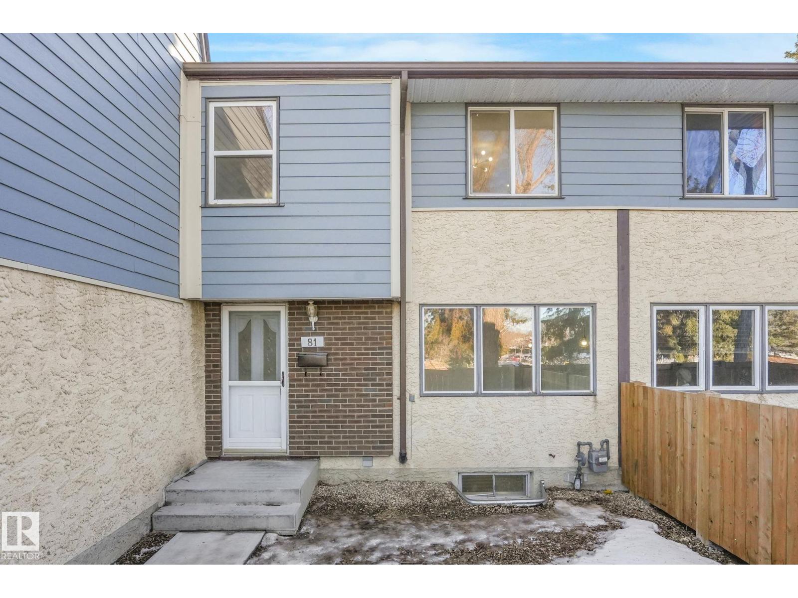 81 Willowdale PL NW