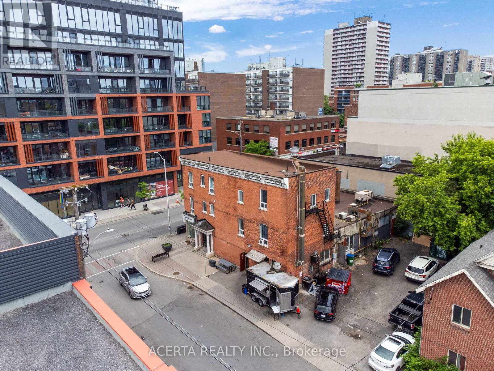399 BANK STREET