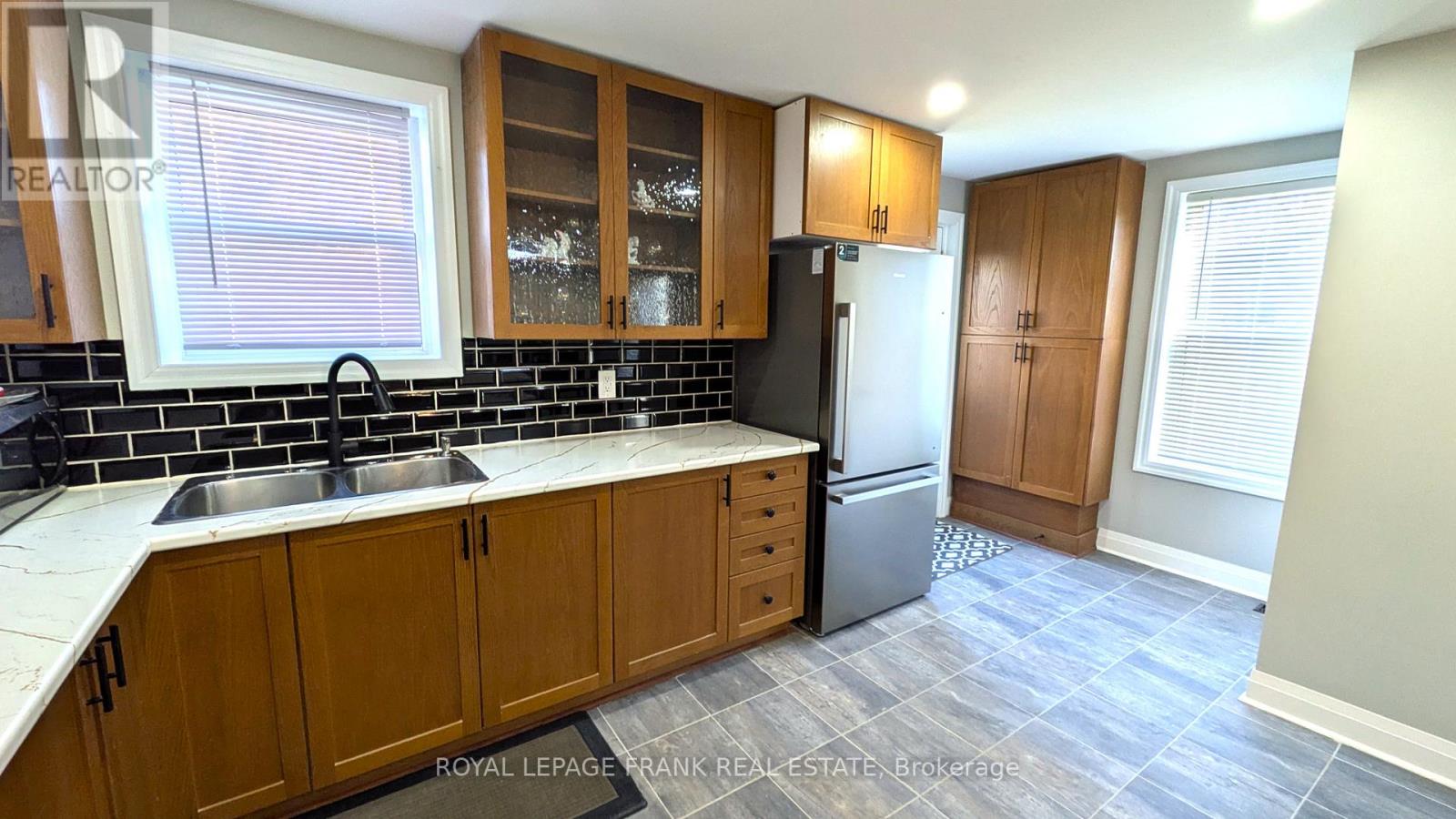 23 N HASTINGS AVENUE