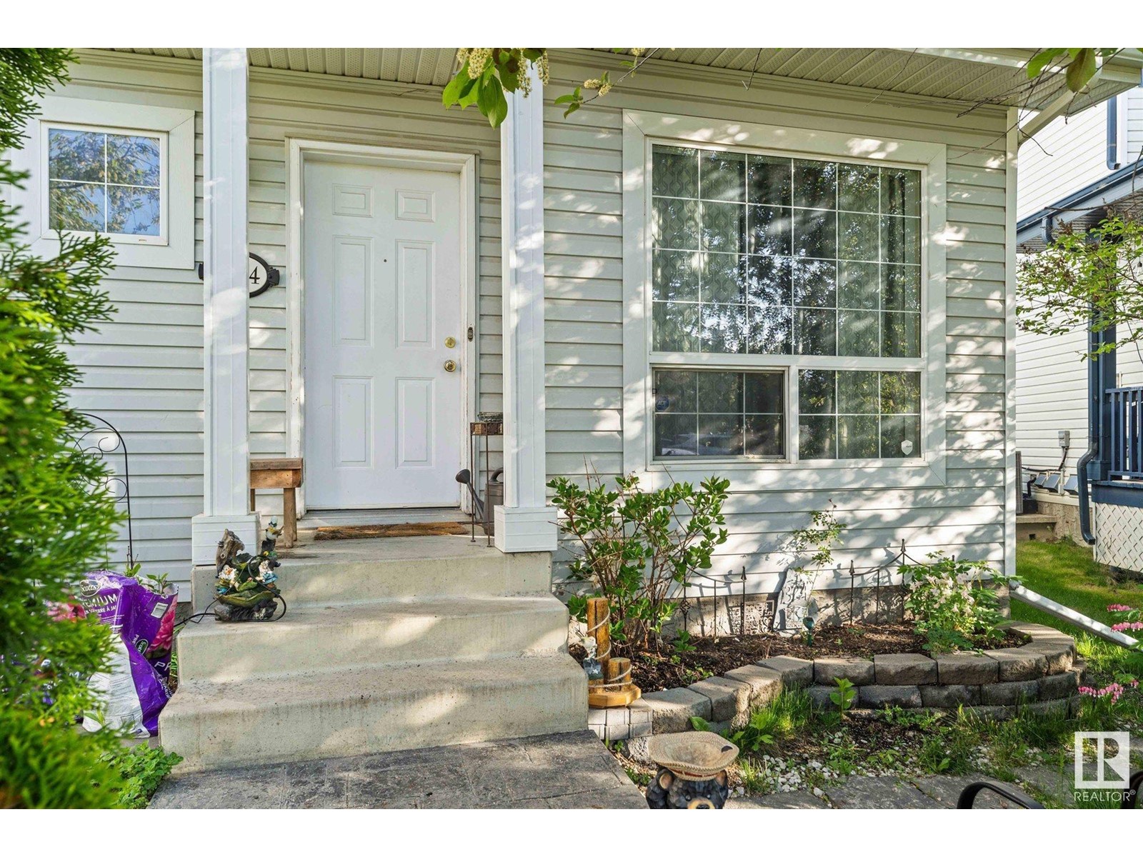 1324 George CL NW