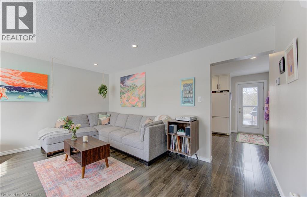 110 LILLIAN Drive Unit# A