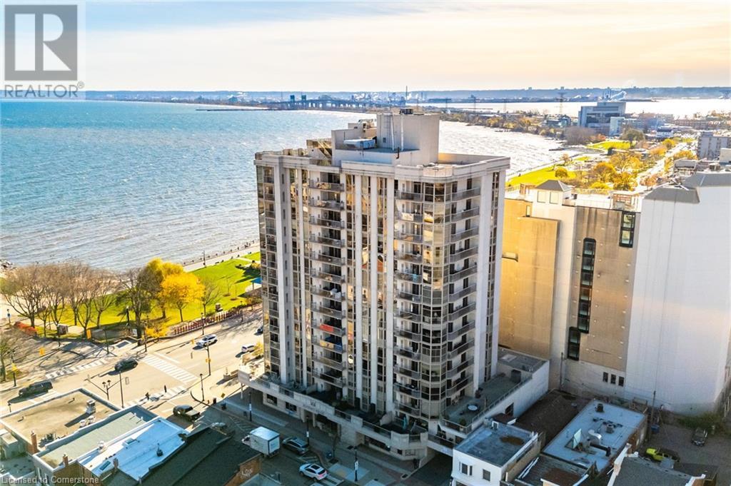 1477 LAKESHORE Road Unit# 304