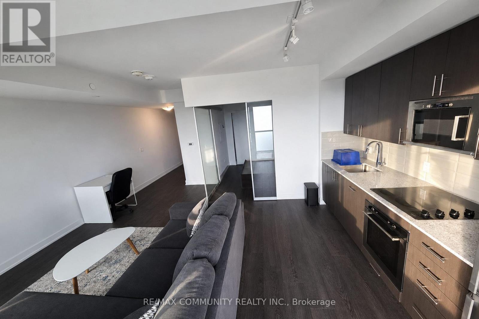 2402 - 2550 SIMCOE STREET N