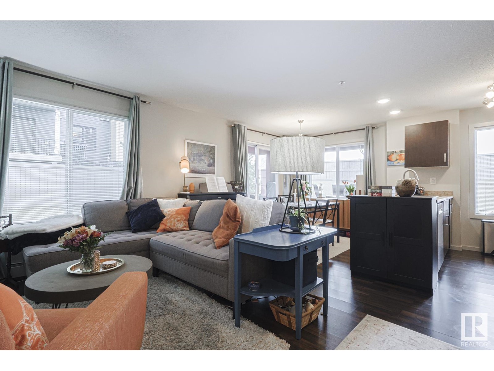 #135 5515 7 AV SW