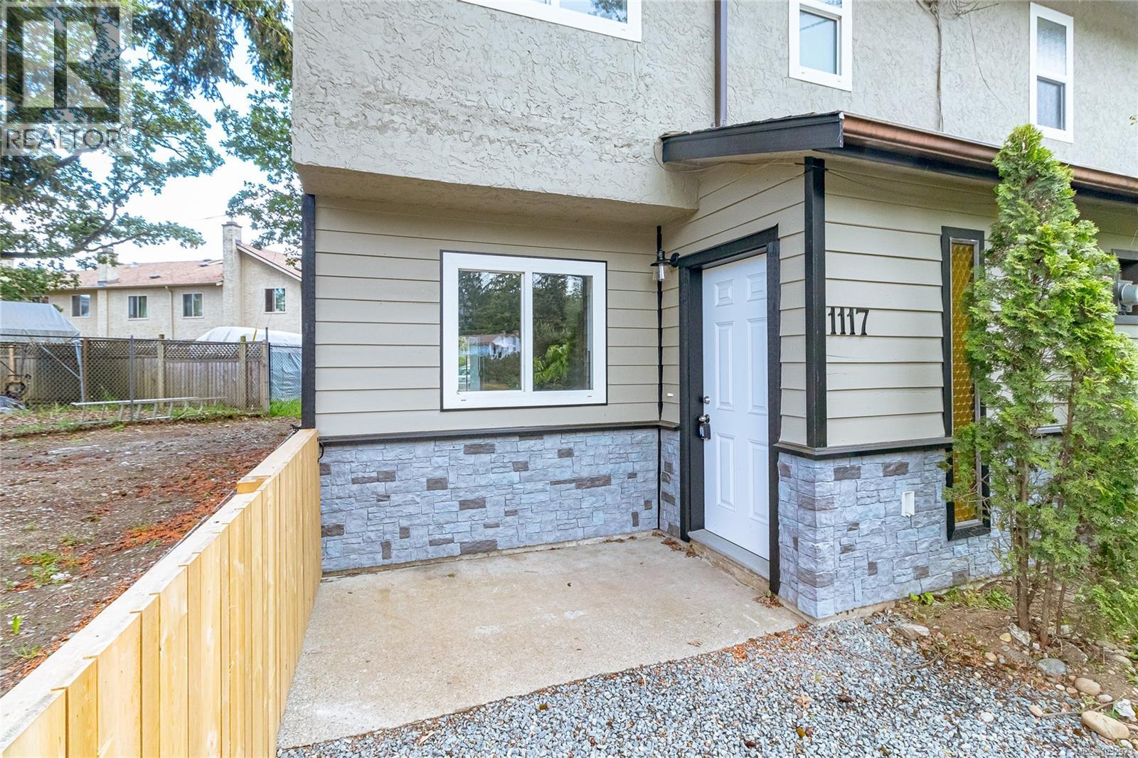 1117 Goldstream Ave