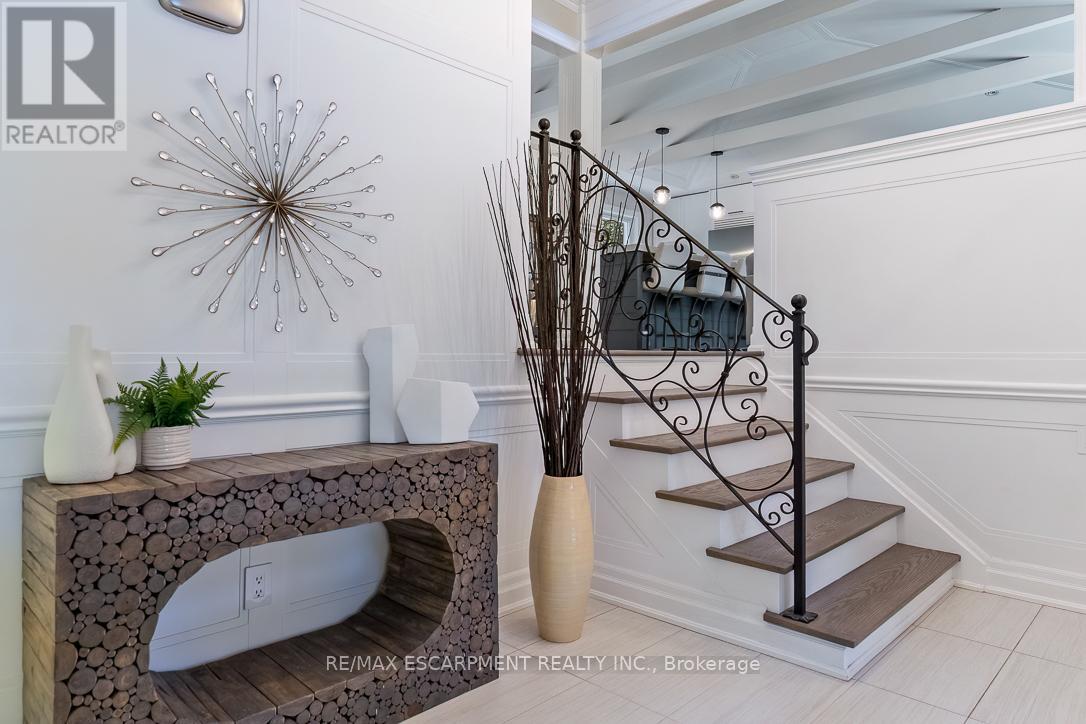 1176 GREENOAKS DRIVE