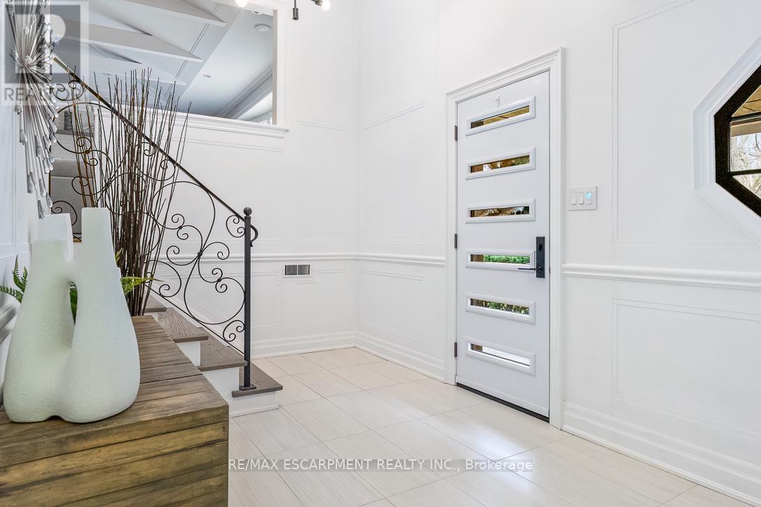 1176 GREENOAKS DRIVE