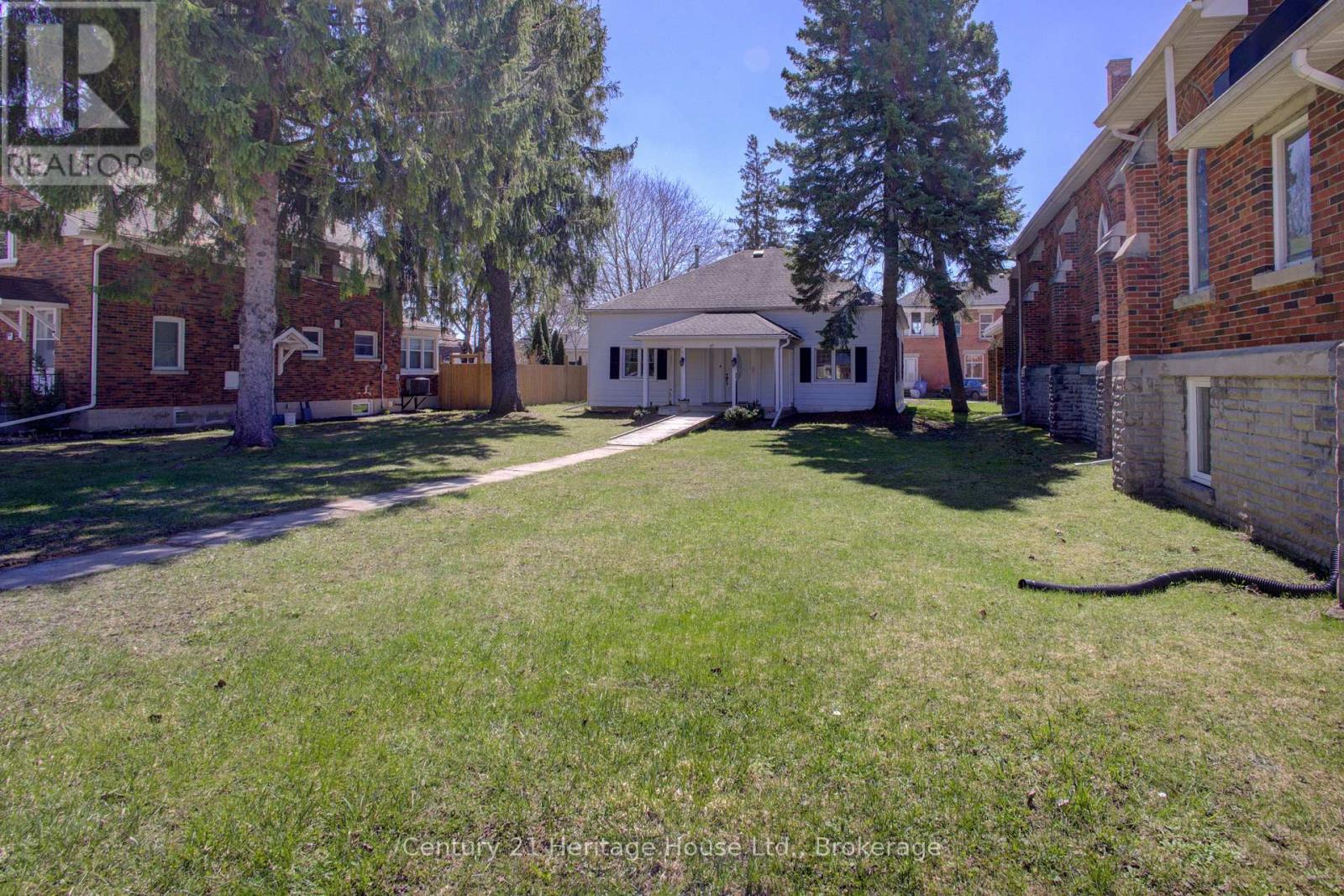 221 LAMBTON STREET E