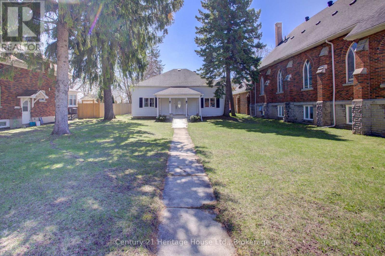 221 LAMBTON STREET E