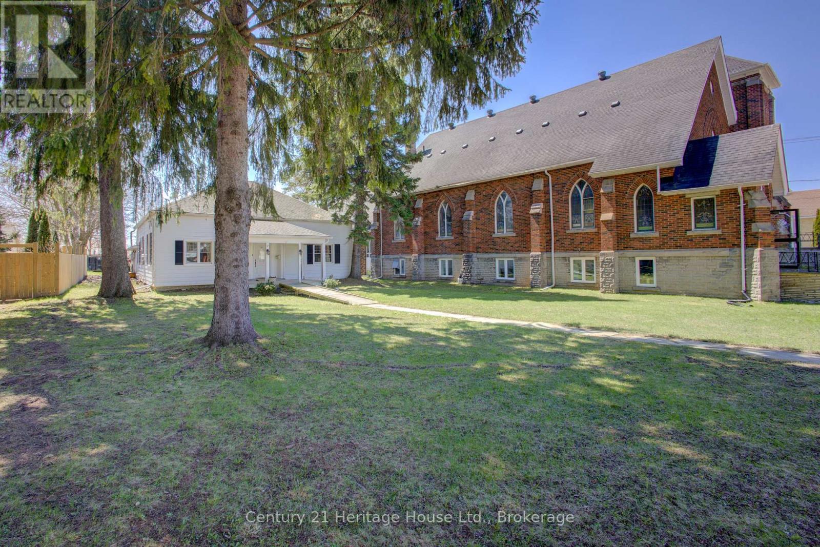 221 LAMBTON STREET E