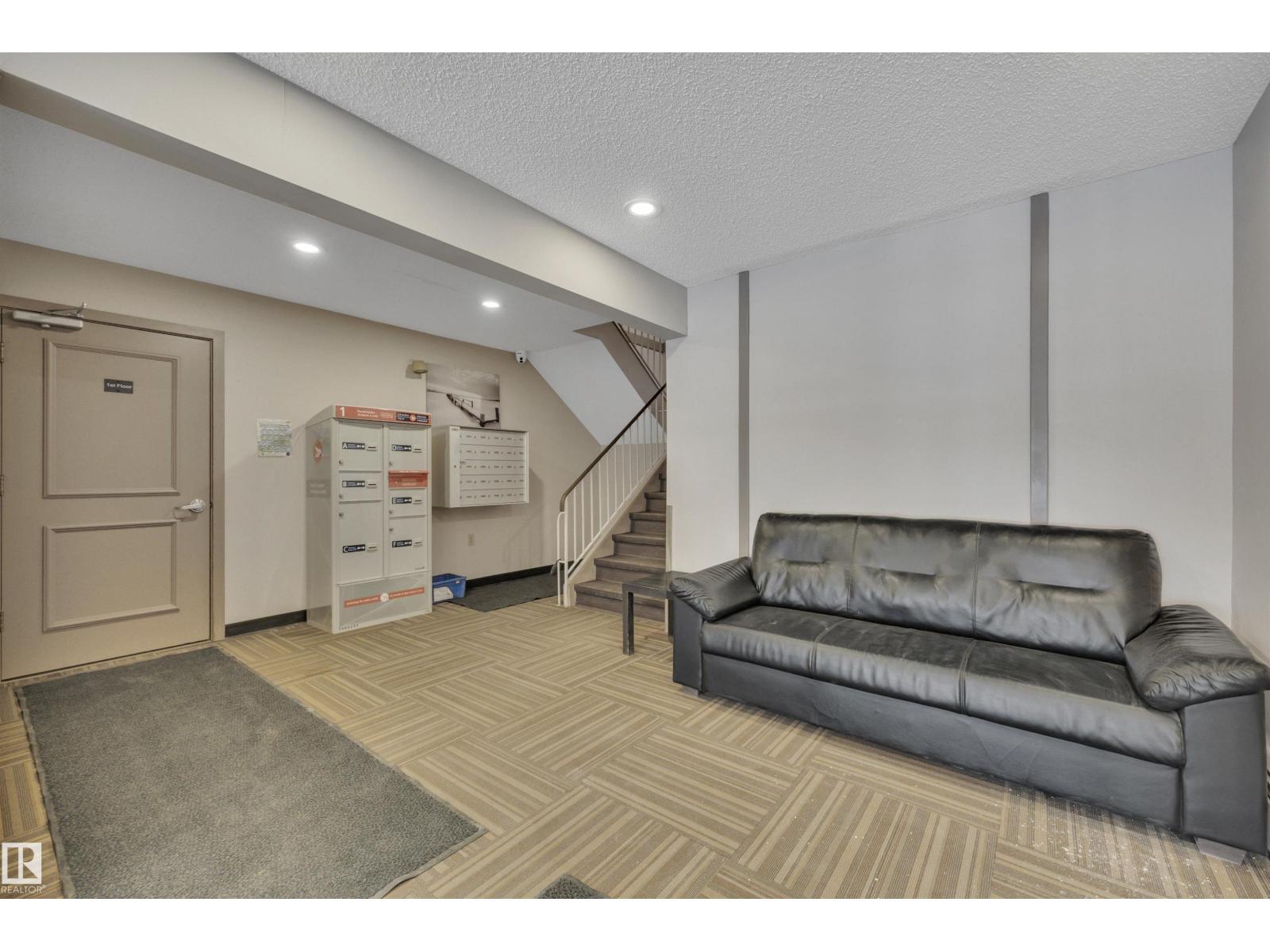#204 8125 110 ST NW