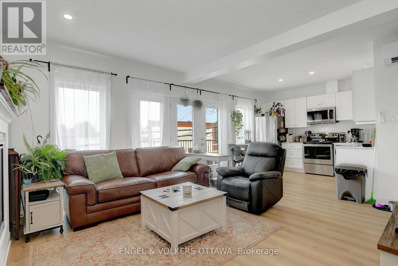 1 - 739 PRINCIPALE STREET