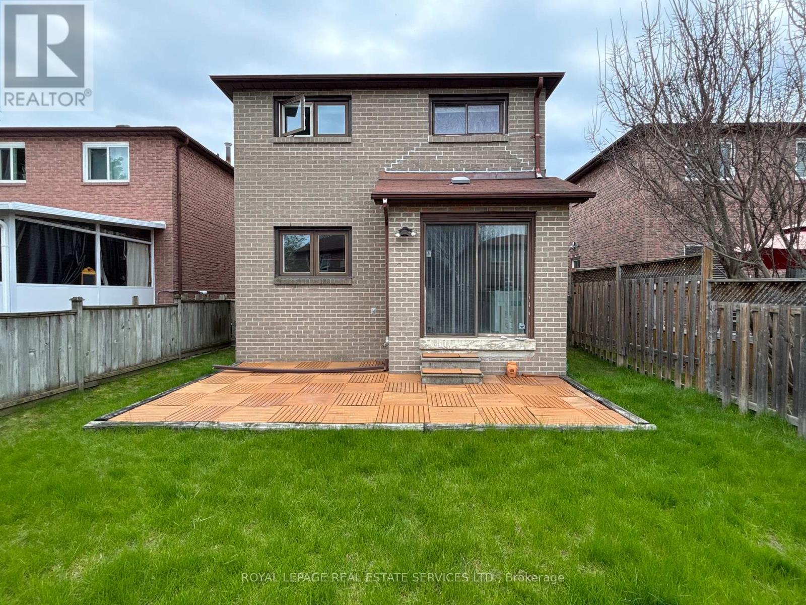 23 STOCKBRIDGE CRESCENT