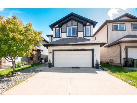 1533 36B AV NW Edmonton AB T6T0M4