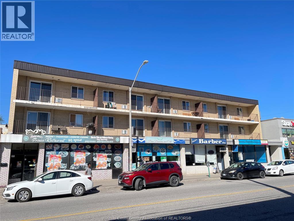 2136 WYANDOTTE STREET West Unit# 32