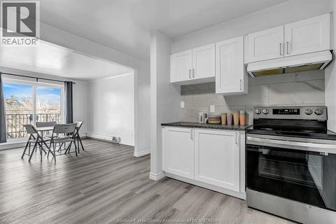 2136 WYANDOTTE STREET West Unit# 32 Windsor ON N9B1J9