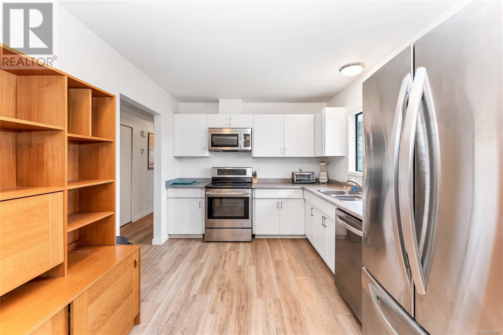 242 Portsmouth Dr