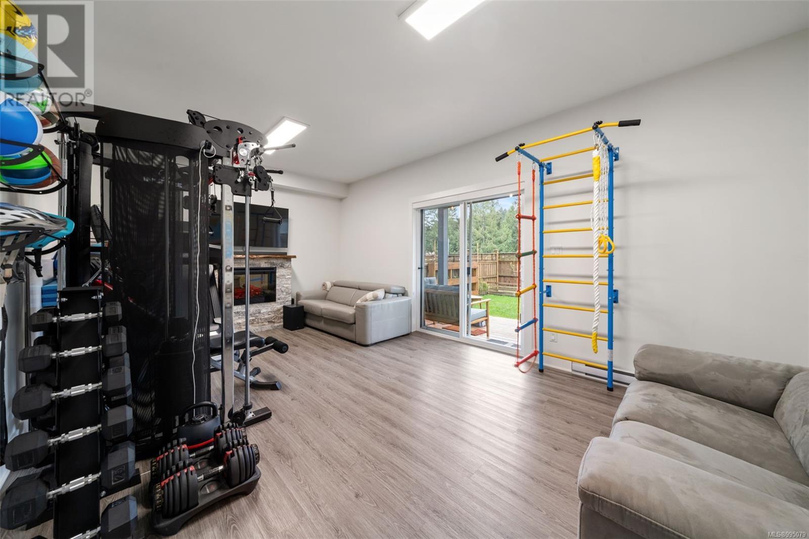 1240 Solstice Cres