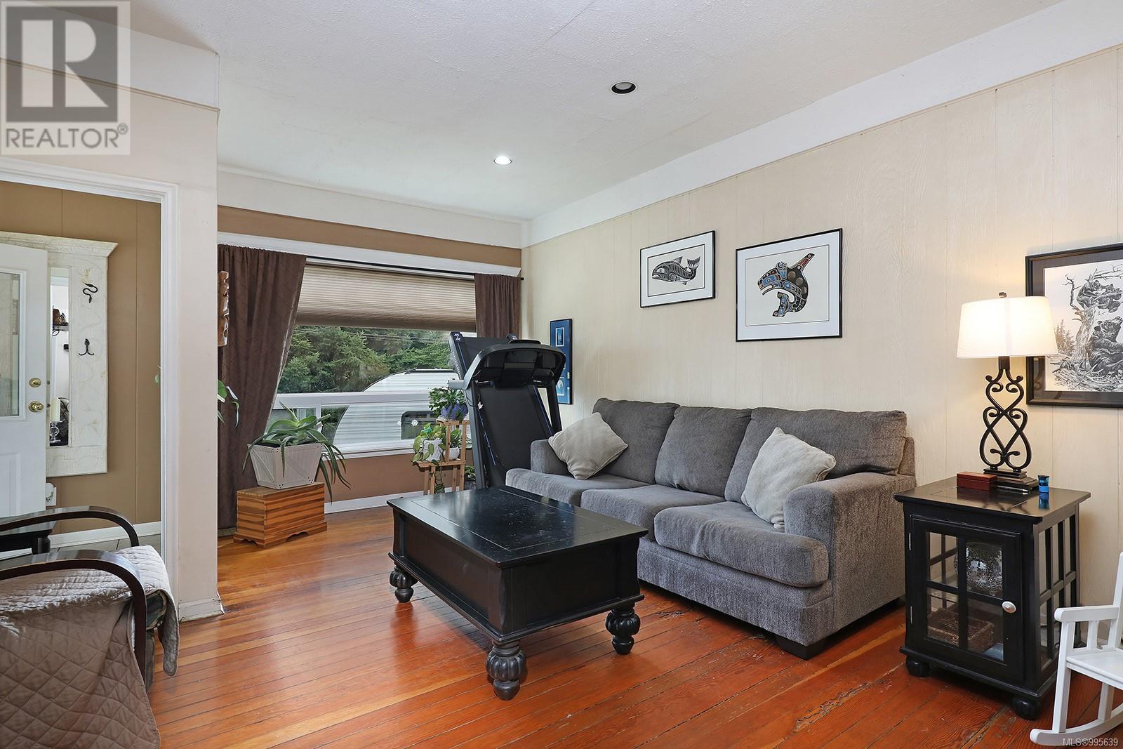 2612 Penrith Ave