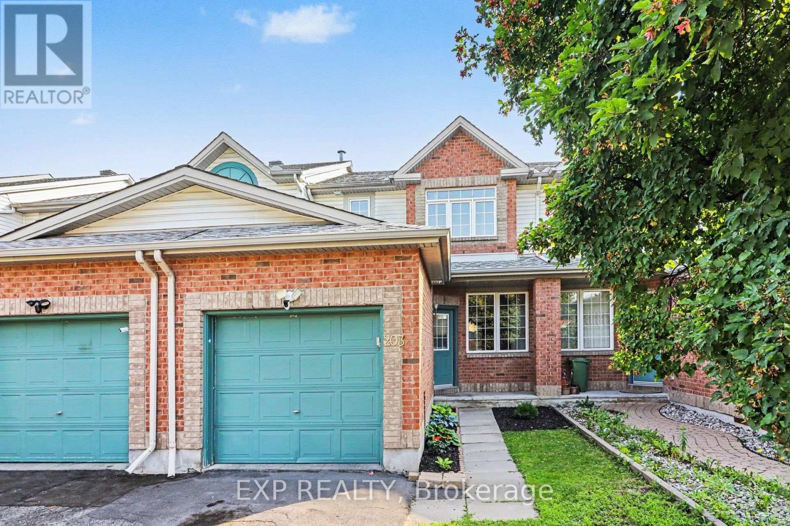 203 DUNTROON CIRCLE