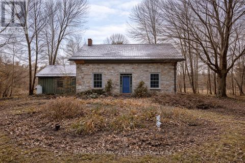 30 BALLYCANOE ROAD Front of Yonge ON K0E1R0