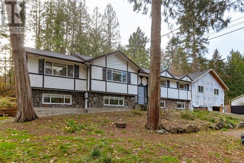 1077 Lands End Rd North Saanich BC V8L5L3