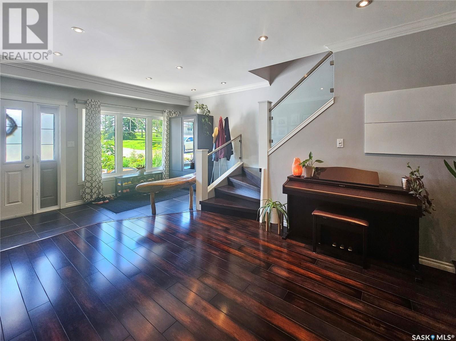 147 Burke CRESCENT