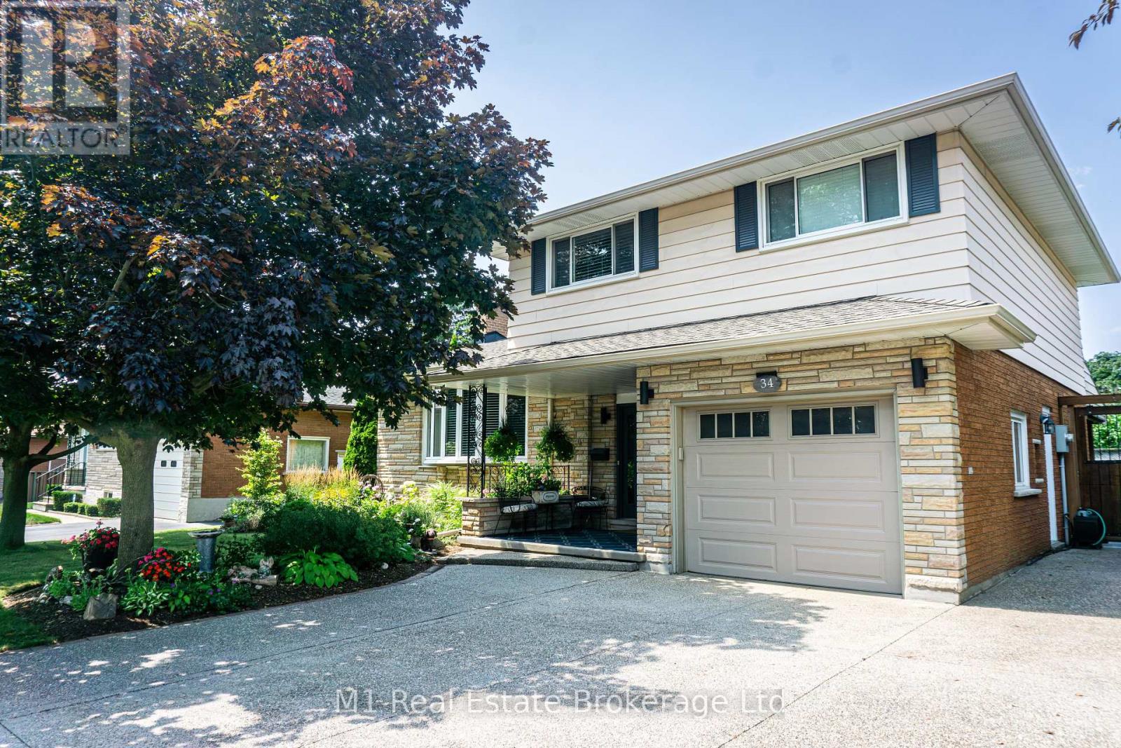 34 STRATHCONA CRESCENT