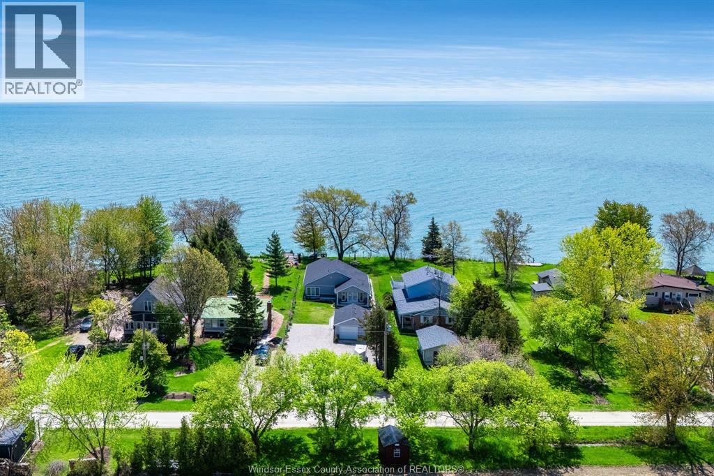 952 Hiawatha Beach