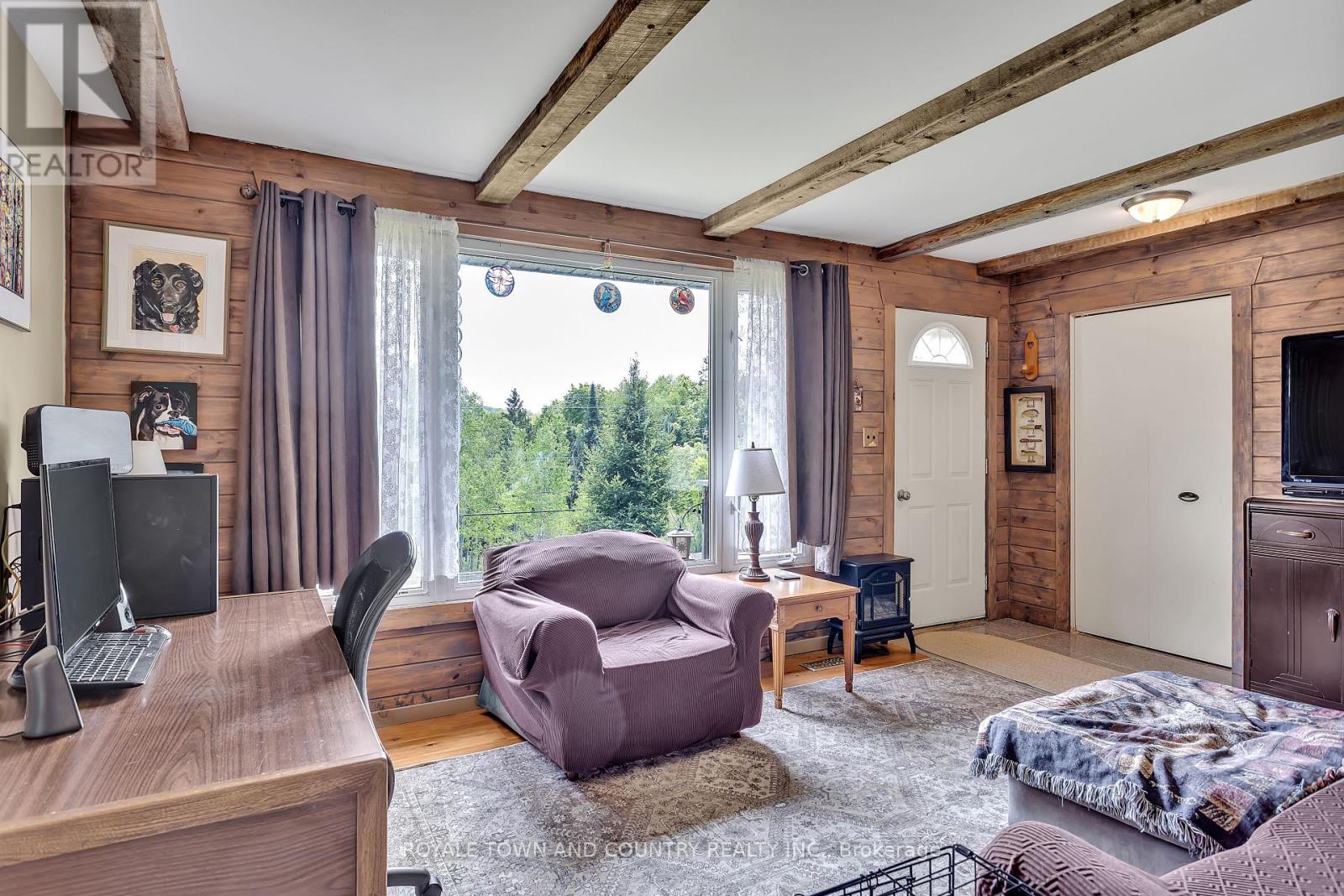 1042 TWEED DRIVE