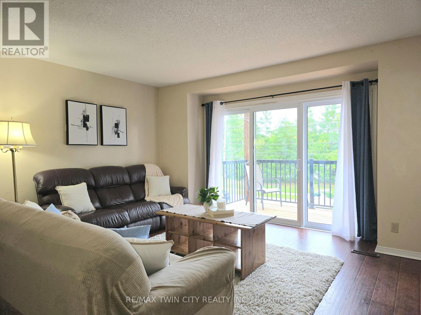 6 - 250 KEATS WAY